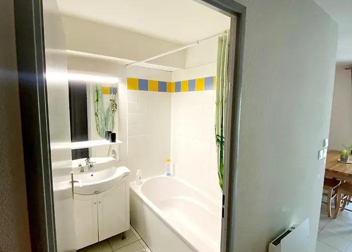 Superbe 4 Personnes Dans Propre Et Calme